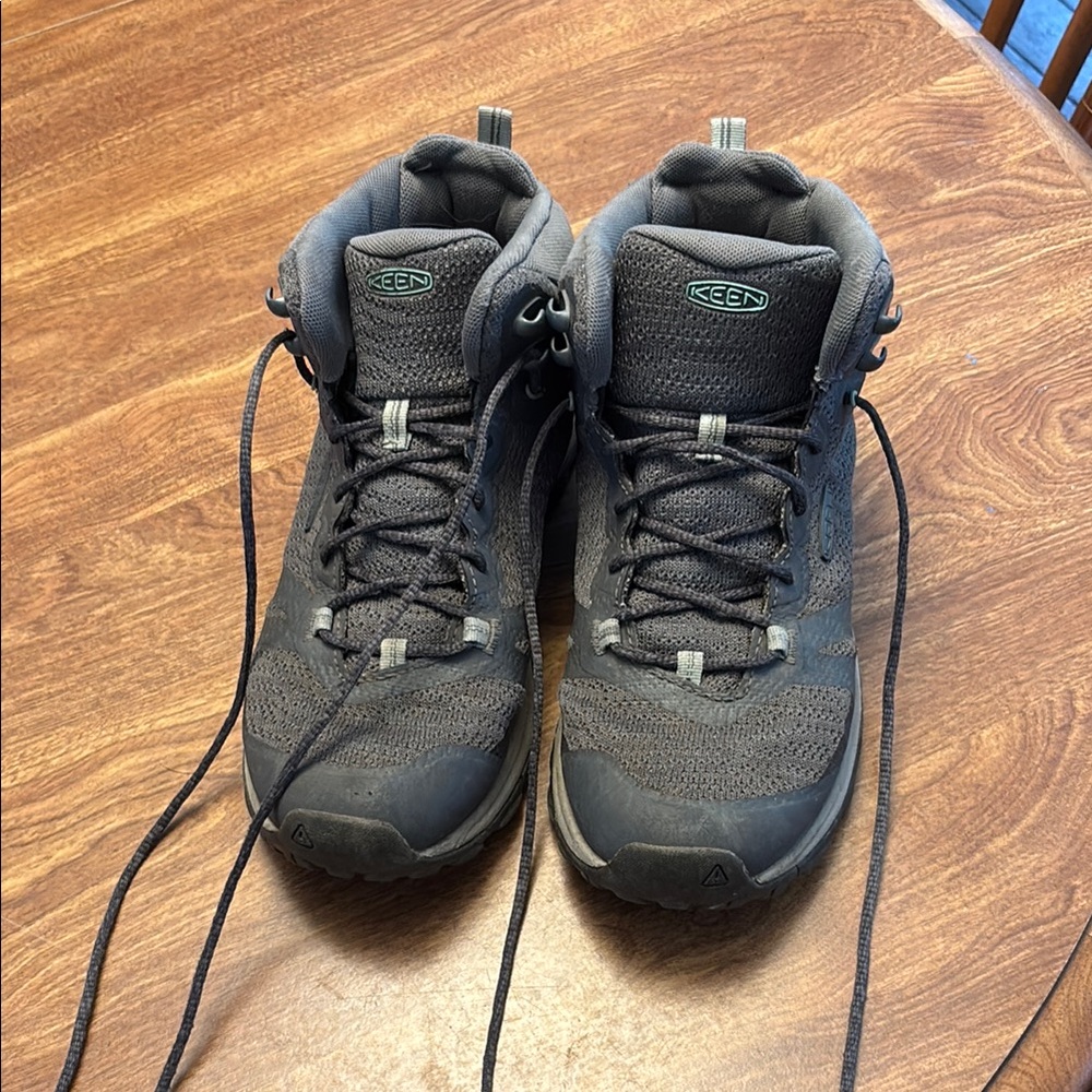 Keen Women’s Hiking boots